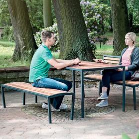 Parkové lavičky a stoly